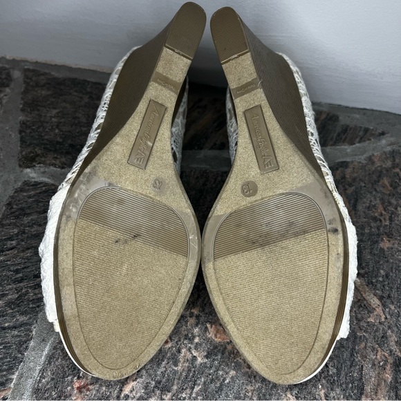 #168 American Eagle by Payless Cream Lace Platform Heels with Knot - Picture 7 of 10